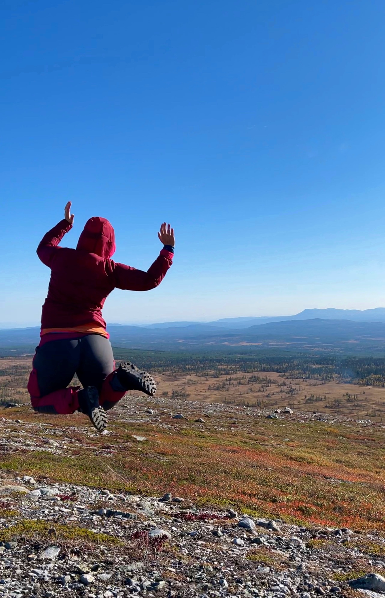 Glädjeskutt vid topptur på Orrstädjan, Särvfjället Härjedalen Caroline Fredin