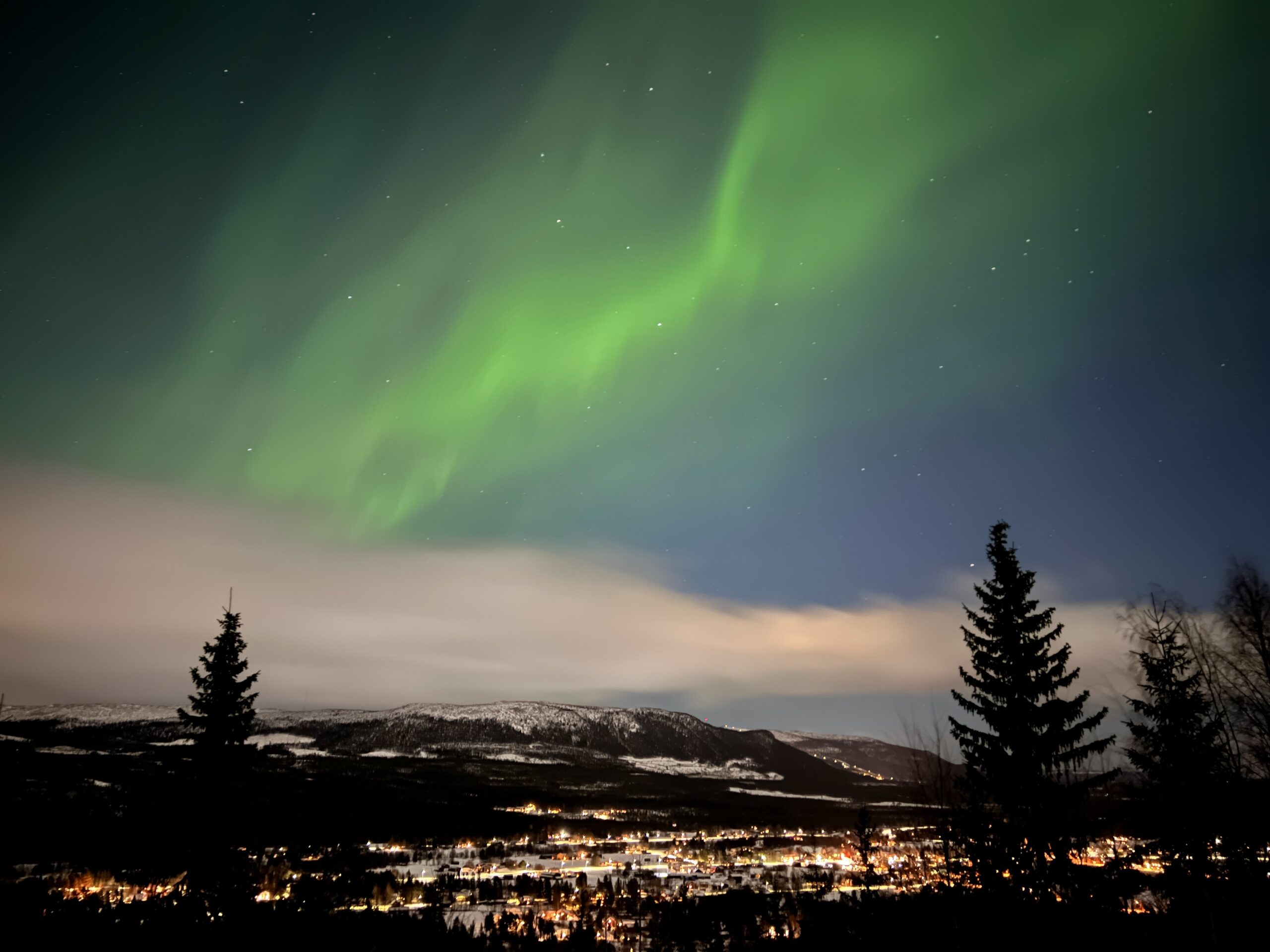 Vemdalen by by night norrsken