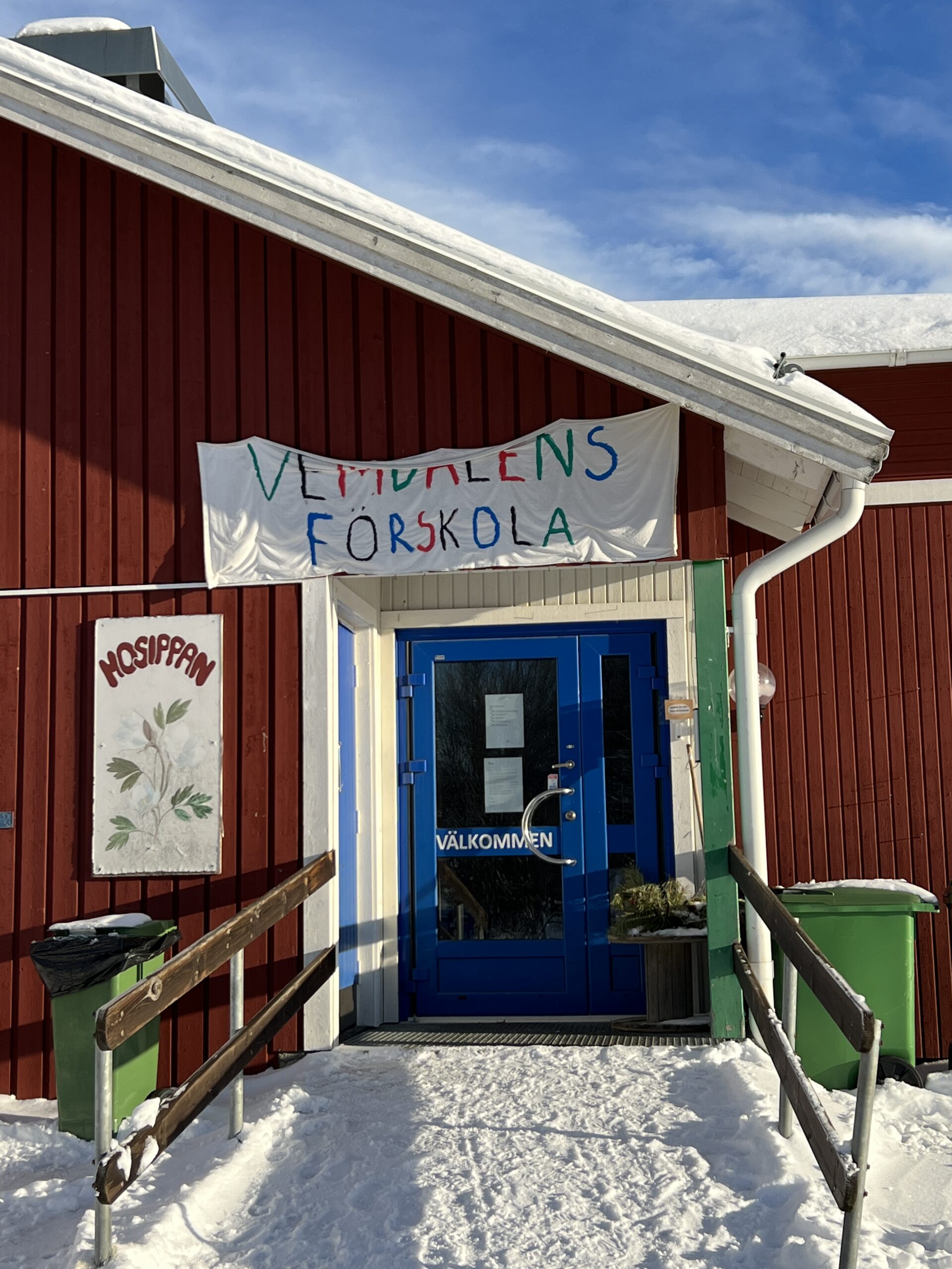 Entrédörren vid Vemdalens förskola
