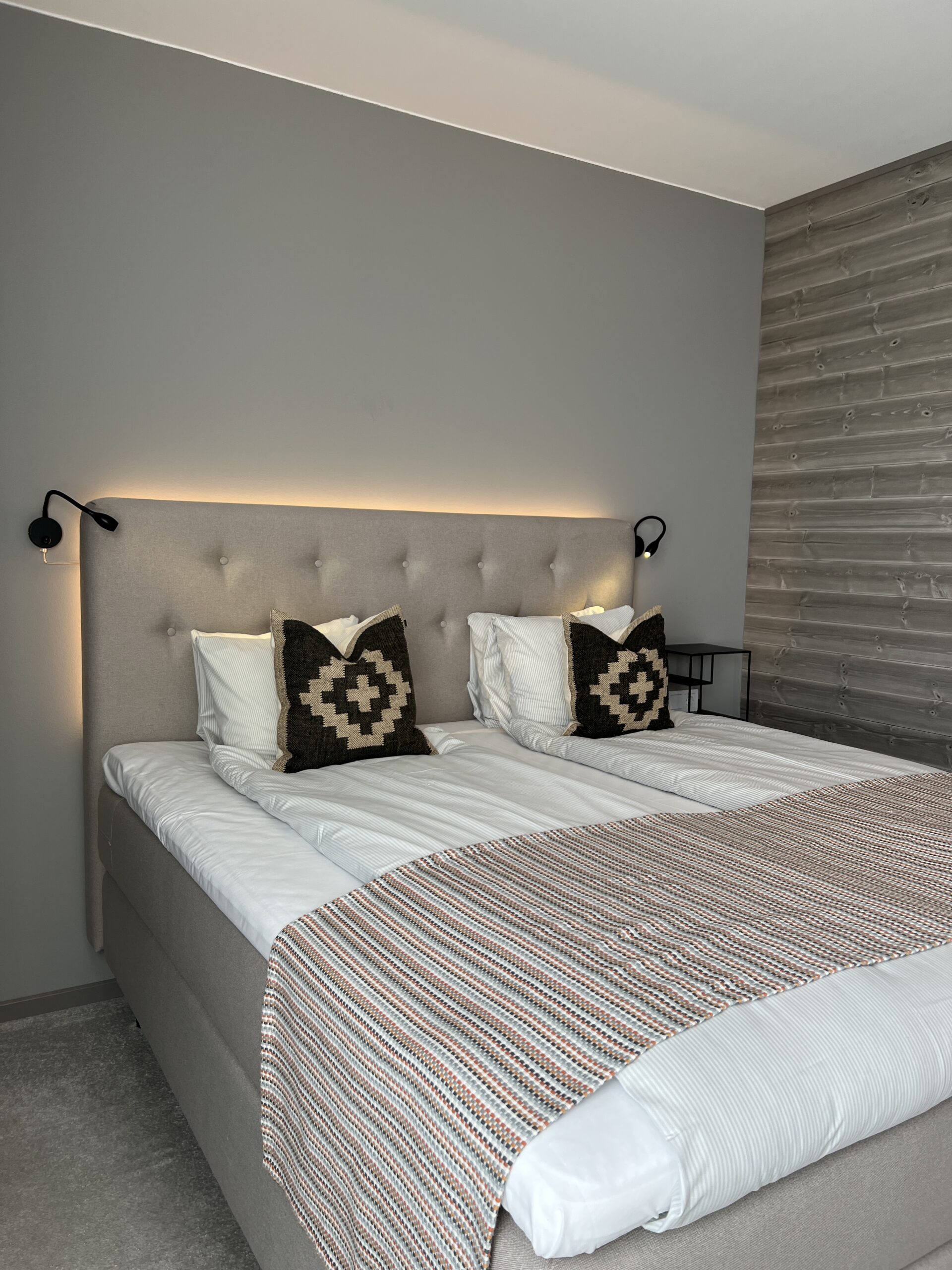 Hildings-sängar med mjuka sängkläder