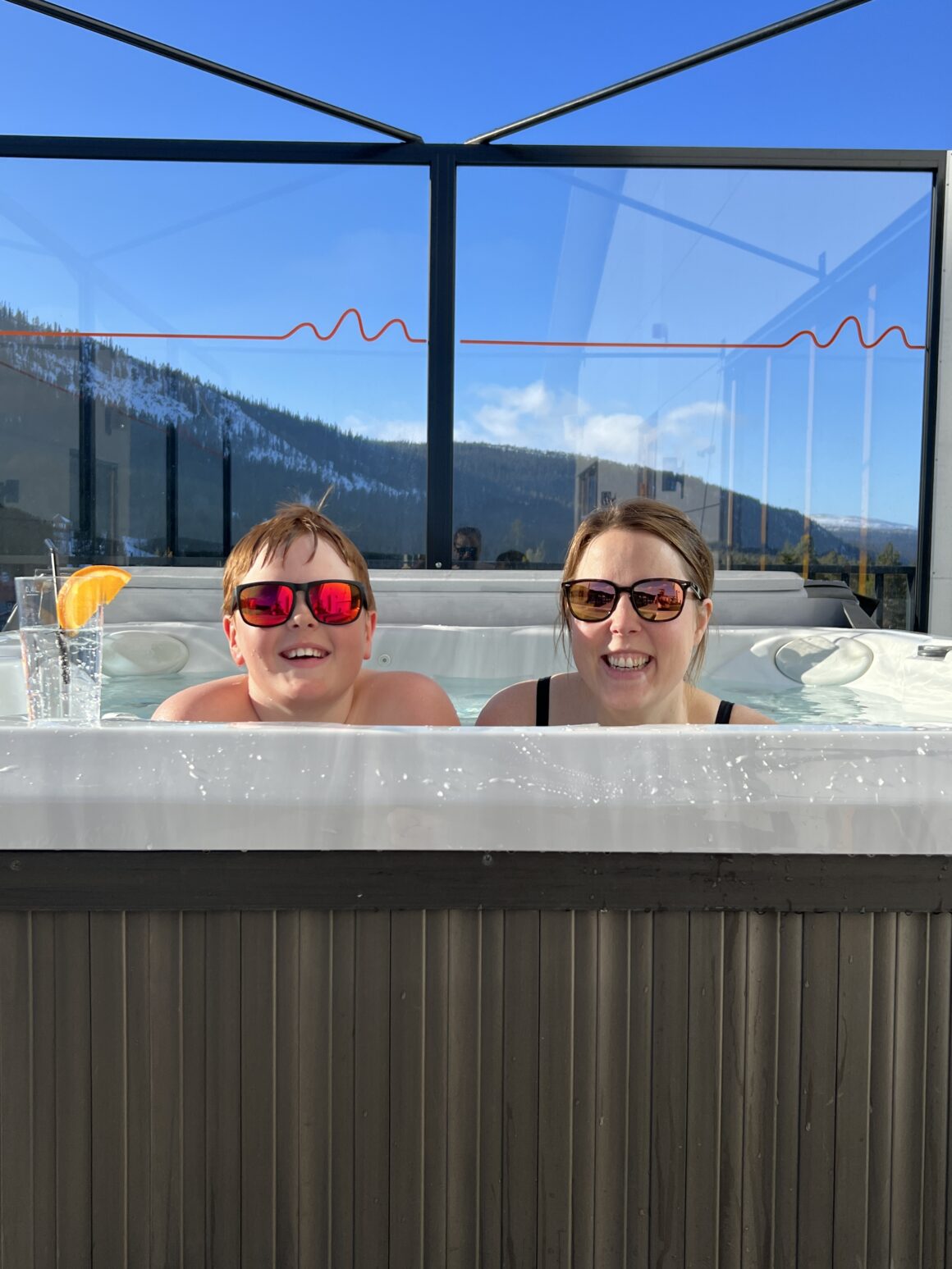 Utomhusbad på hotell Klövsjöfjäll