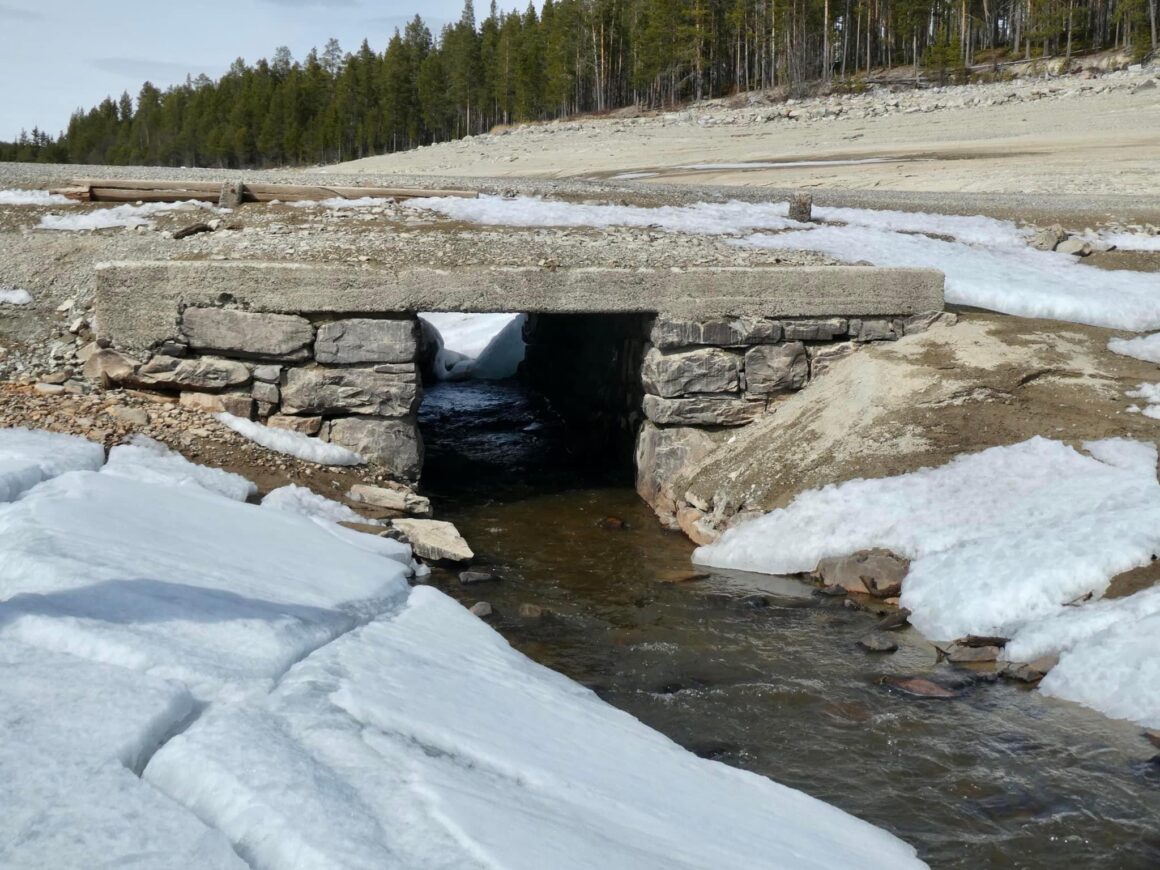 Stenbro för vägen genom Valmåsen, Härjedalen.