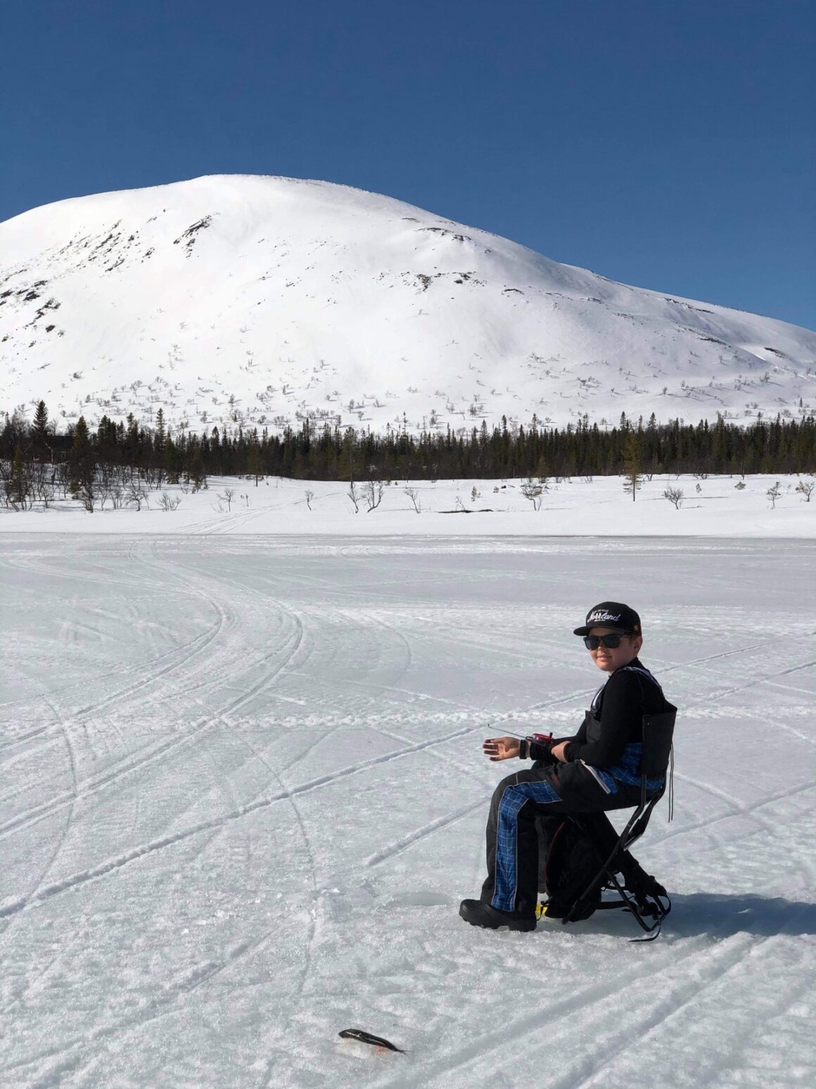 isfiske vid Oxsjön i Vemdalen