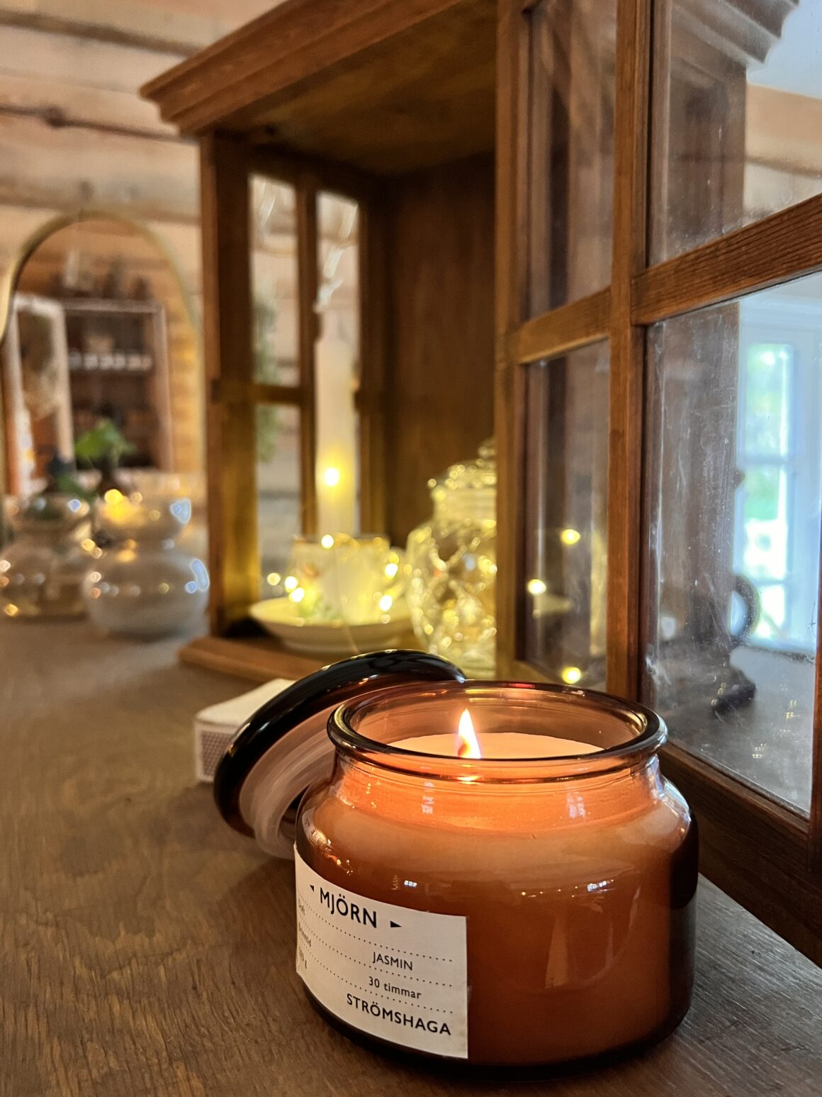Doftljuset lyser i butiken hos Sarah Thorén i Vemdalen.