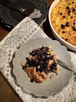 Blåbärspaj på Cult design porslin