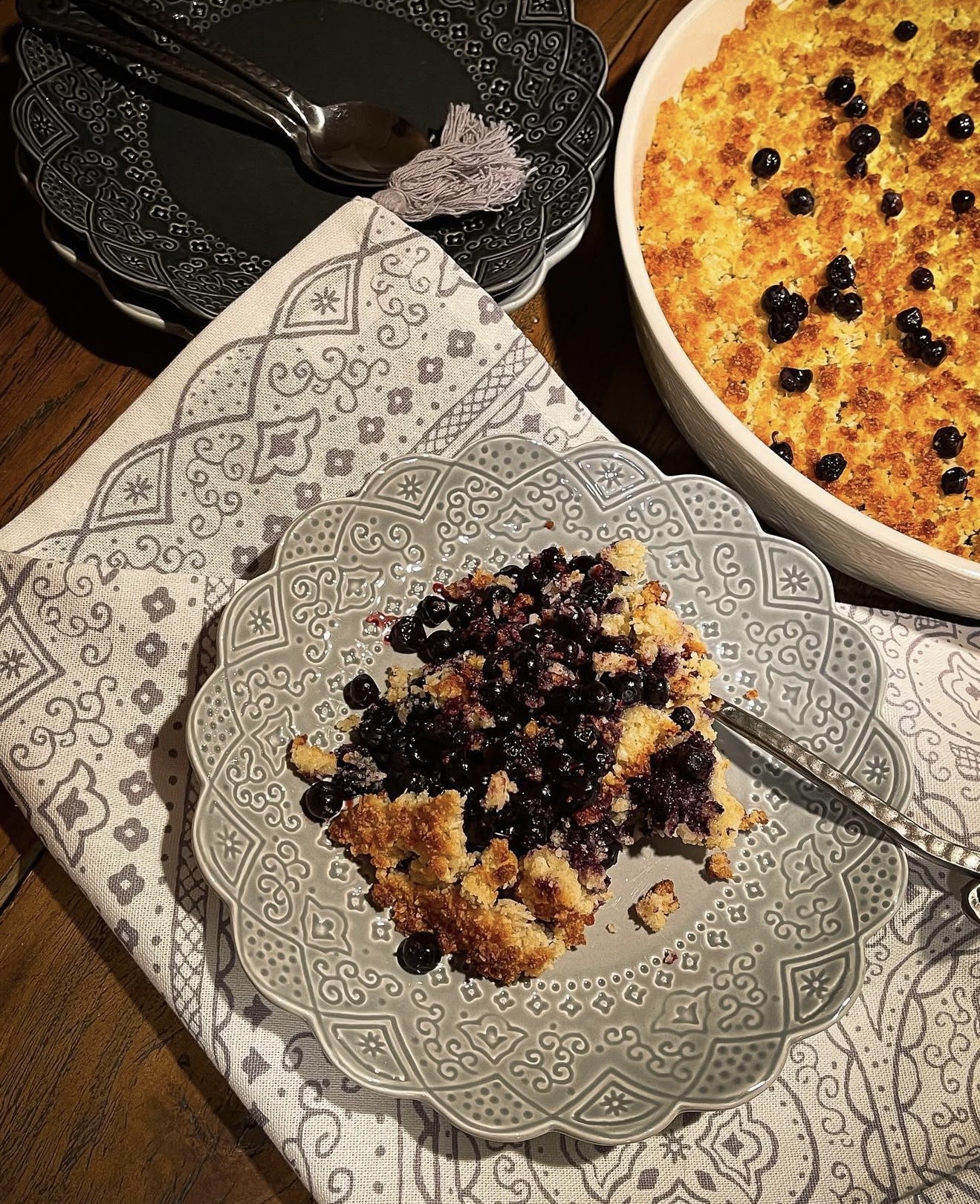 Blåbärspaj på Cult design porslin